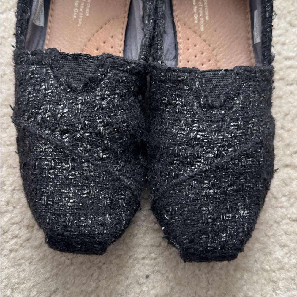 TOMS Black Tweed Slip-On Flats - Size 6 - Picture 3 of 8